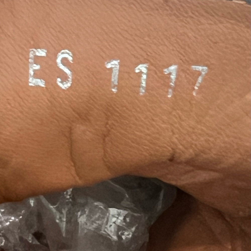 Givenchy Chain Trimmed Leather Slides Mules - Picture 11 of 11